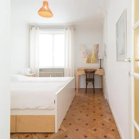 Lägenhet In With Sea Views