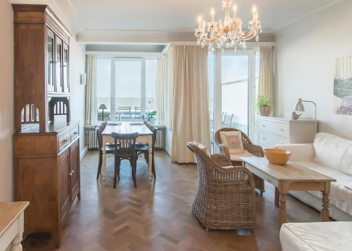 In With Sea Views Apartment *