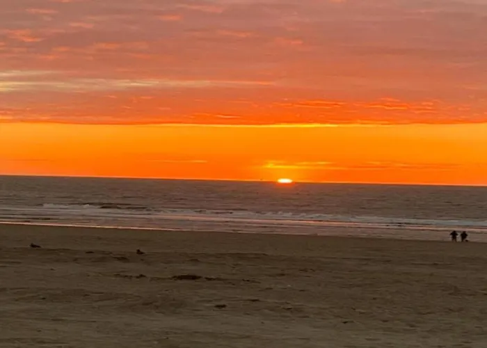 In With Sea Views Apartment