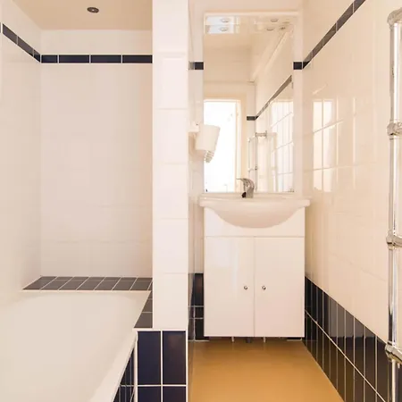 דירה In With Sea Views